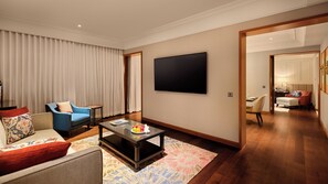 Kamar (Qutb) | Area keluarga | Smart TV 65-inci dengan saluran TV satelit