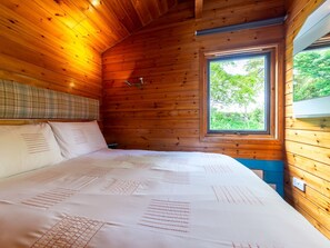 2 bedrooms, WiFi - Lodge 2 - Hot Tub by Interhome (Launceston)