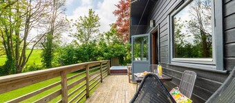 Lodge 4 Hot Tub by Interhome