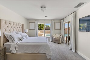 3 Schlafzimmer, Schreibtisch, Bügeleisen/Bügelbrett, Reisekinderbett