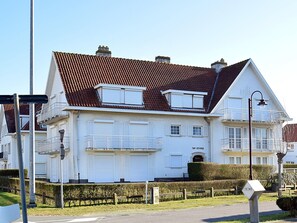 Exterior - Ter Streep 0201 Apartment Near the Beach (De Haan)