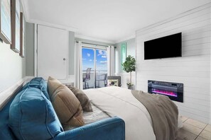 1 bedroom, iron/ironing board, free WiFi, bed sheets - Wave Watcher's Retreat (Myrtle Beach)
