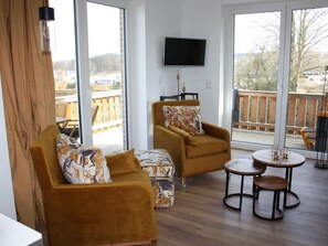 Living area - Holiday Apartment Pure Lake View (Dersau)