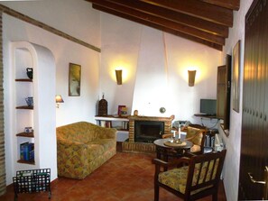 Living area - Holiday Home in Villanueva Near El Torcal Park (Antequera)