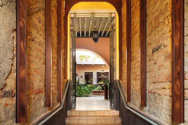 Fachada de la propiedad