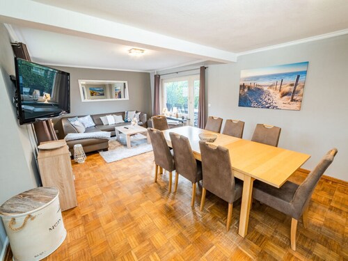 Liam Comfortable Holiday Residence