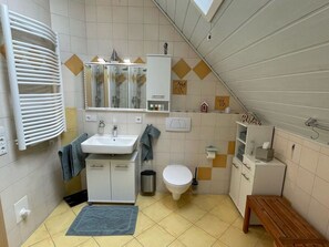 House | Bathroom - Holiday Apartment Kromer (Sasbach am Kaiserstuhl)