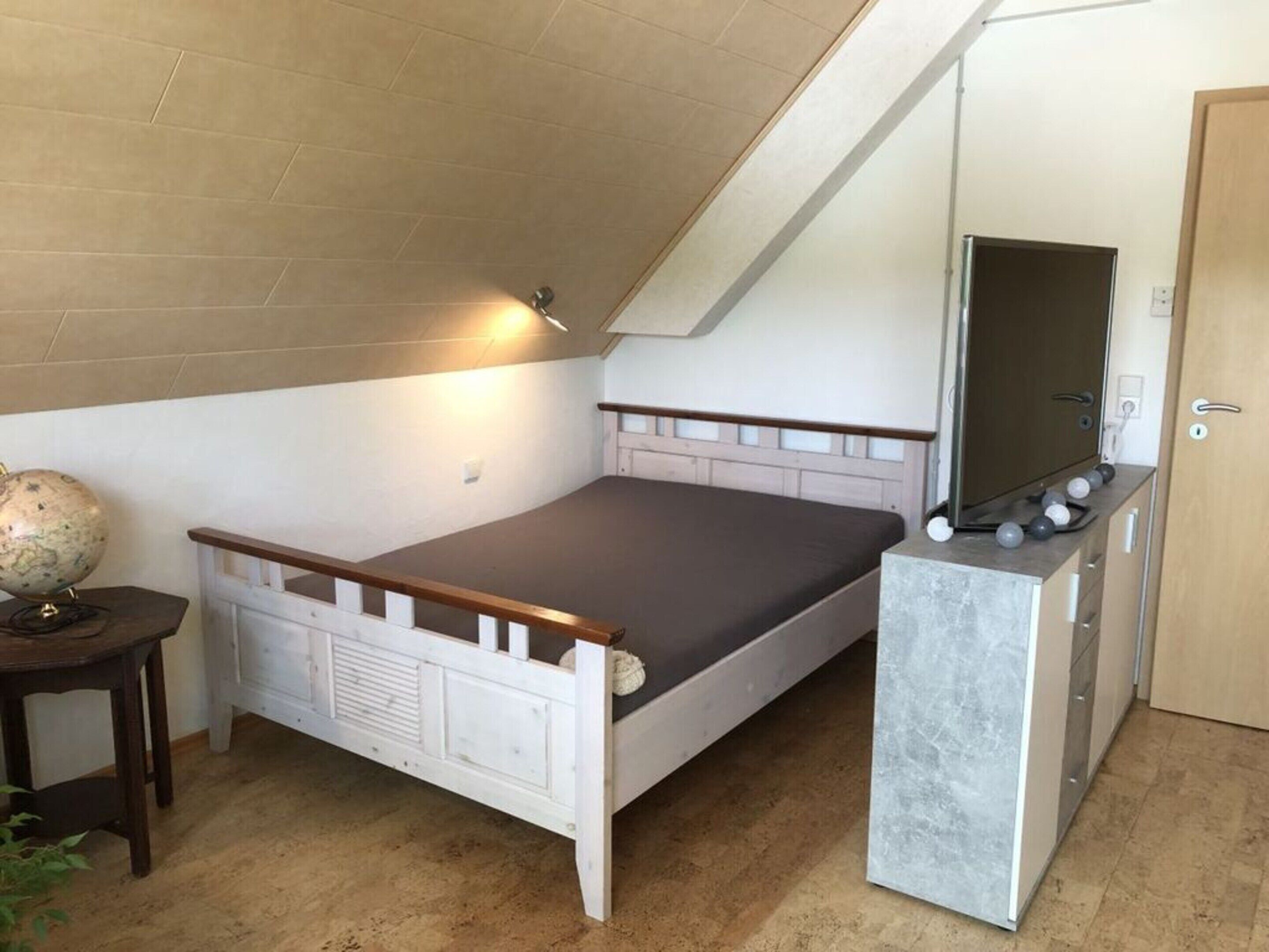 House | 1 bedroom, individually furnished, iron/ironing board