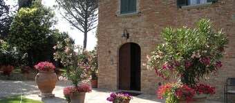 Elegant Castle Stay With Pool