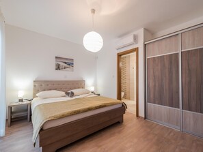 Villa | 4 sovrum, unika möbler och sängkläder