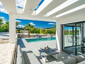 Et oppvarmet basseng