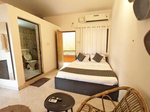 Standard Single Room | Desk - Hotel Bella Residency - Goa (Calangute)
