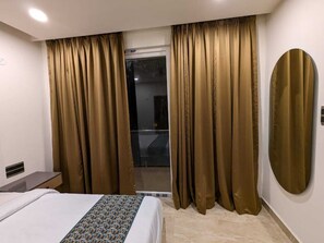 Luxury Room, Non Smoking | Desk - Hotel Bella Residency - Goa (Calangute)