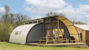 Tent | Exterior