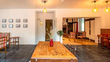 House | Dining