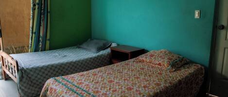 1 habitación, wifi y ropa de cama