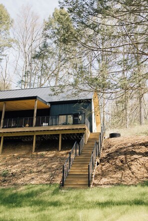 Exterior - Waterview. Hot Tub. Gas Firepit. Lancaster 40 min. (Airville)