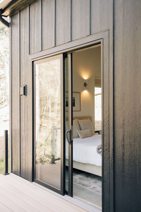 3 bedrooms, travel crib, free WiFi, bed sheets - Waterview. Hot Tub. Gas Firepit. Lancaster 40 min. (Airville)