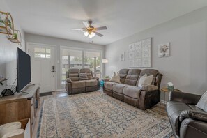 TV - Shady Wayside Retreat (Bryan)