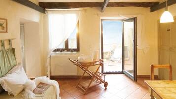 House | 2 bedrooms, individually furnished, iron/ironing board