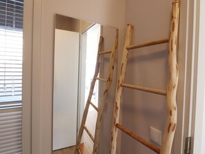 Apartment | 2 bedrooms, individually furnished, bed sheets