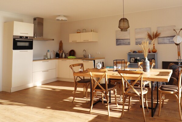 Apartment | Dining