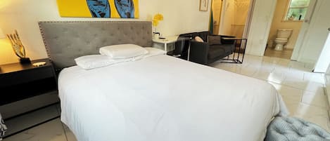 1 bedroom, desk, iron/ironing board, WiFi
