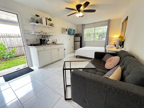 1 chambre, bureau, fer et planche à repasser, Wi-Fi