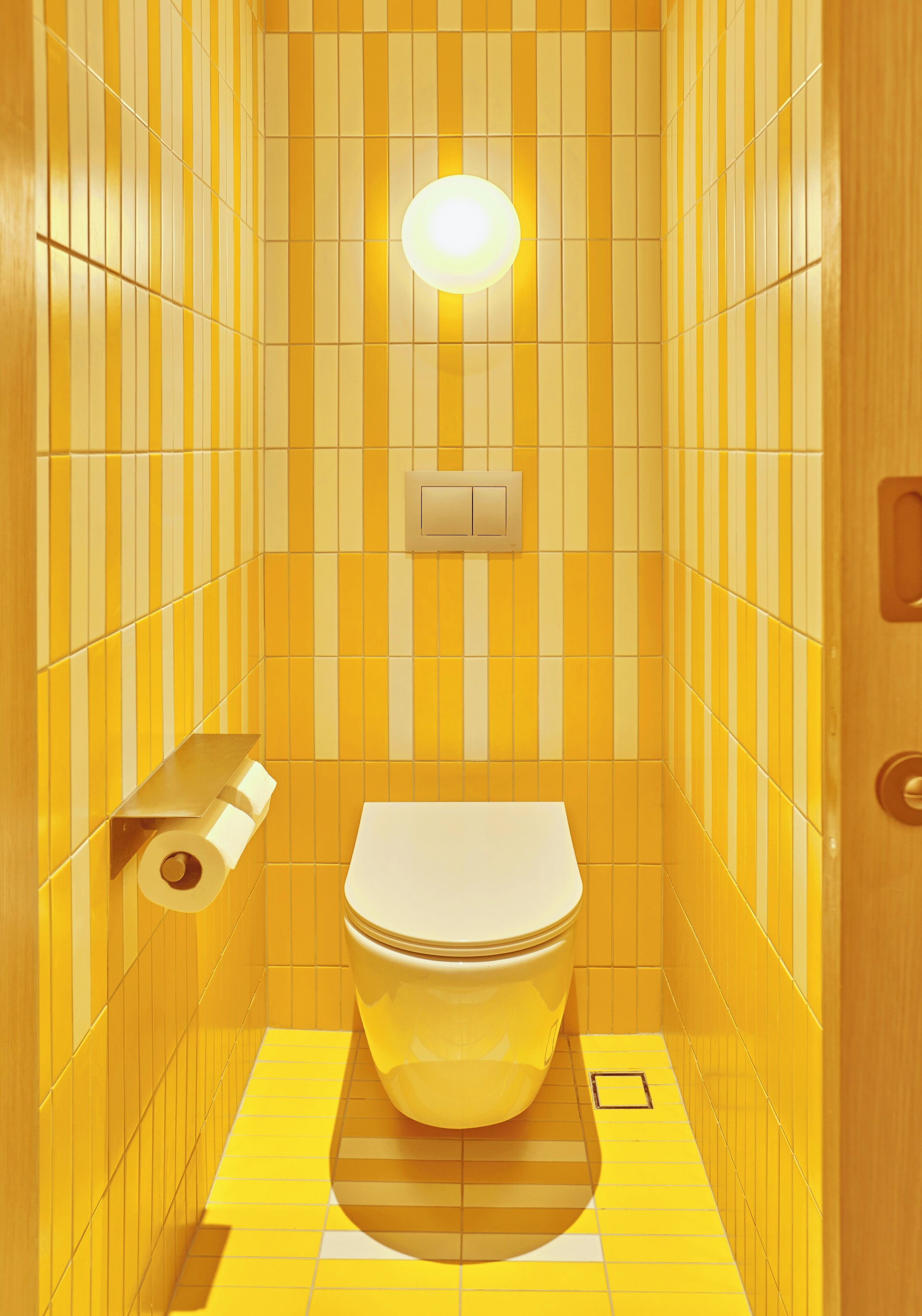 Suite (Spot) | Bathroom | Shower, designer toiletries, hair dryer, bathrobes