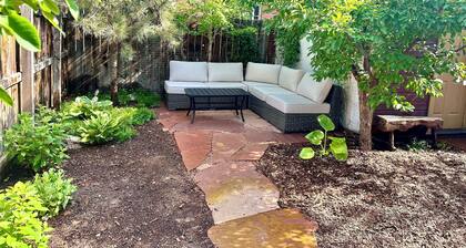 Downtown Carbondale Duplex with Enclosed Yard, no cleaning fee