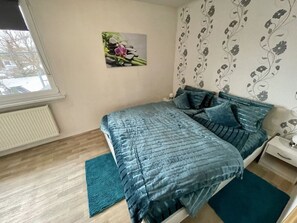 Talo | 1 makuuhuone, yksilöllisesti kalustettu, silitysrauta/-lauta