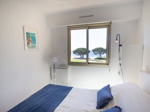 2 bedrooms, WiFi - Aigue Marine by Interhome (La Londe Les Maures)