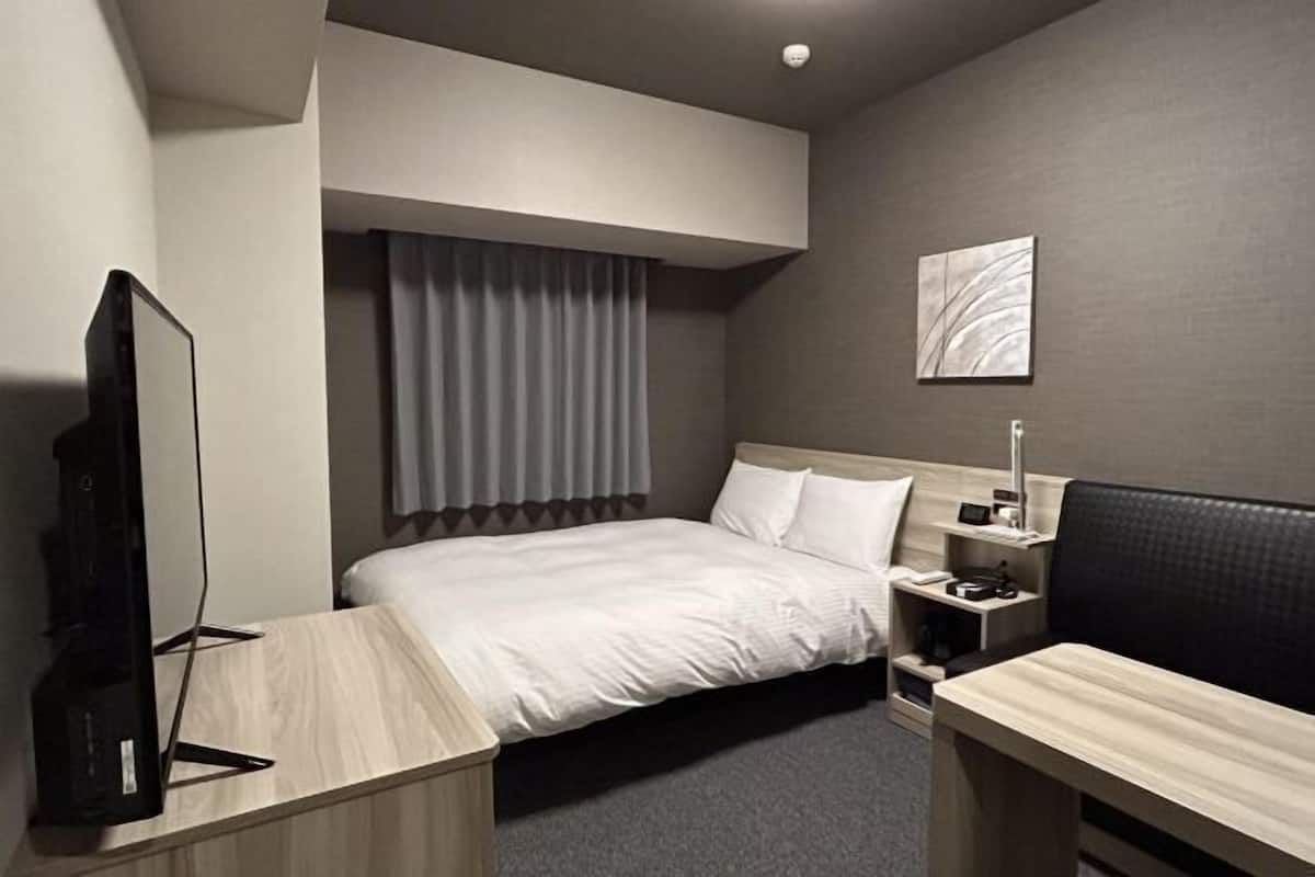 1 多间卧室、办公桌、熨斗/熨板、免费 WiFi