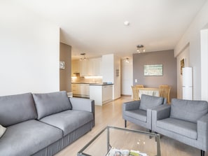 Apartment | Private kitchen | Electric kettle, high chair - Beautiful Apartment With Sea-view (Blankenberge)