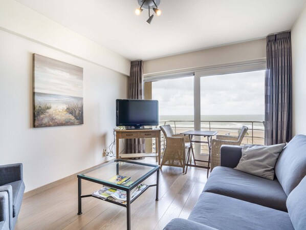 Apartment | Living area - Beautiful Apartment With Sea-view (Blankenberge)