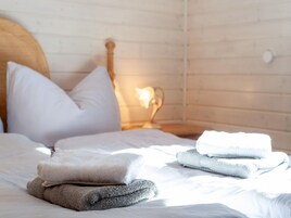 Apartment | 3 bedrooms, individually furnished, bed sheets