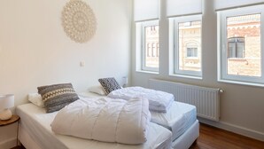 Luokittelematon kuva, 3 kautta 40, painike