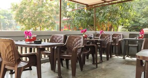 Restaurant - Sandy's Kinjal Farm & Tents Maharashtra (Karjat)