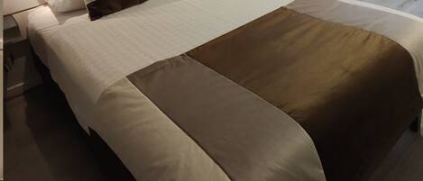 1 室のベッドルーム、アイロン / アイロン台、WiFi、ベッドシーツ