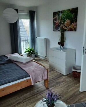 Apartment | 4 Schlafzimmer, Bügeleisen/Bügelbrett, individuell eingerichtet