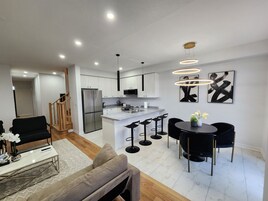 Luxury Ensuite | Private kitchen | Full-size fridge, microwave, oven, stovetop