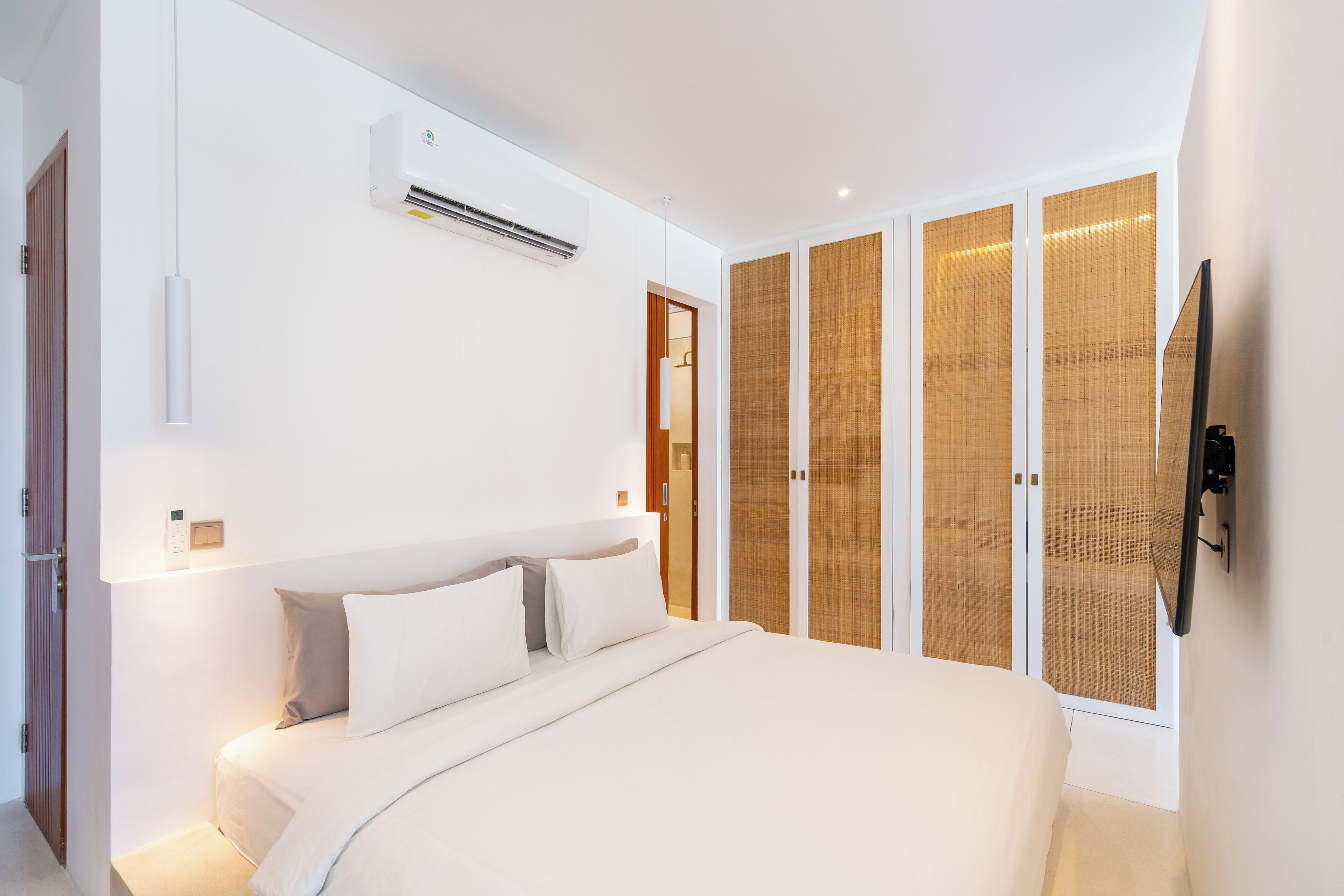 Apartment | 1 bedroom, in-room safe, desk, blackout curtains