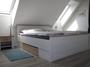 Apartament | 2 dormitoris i planxa i posts de planxar 