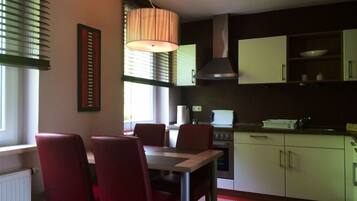 House | Private kitchen | Electric kettle, toaster, high chair