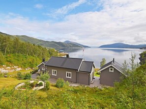 House | Exterior - 6 Person Holiday Home in Sandhornoy (Gildeskal)