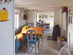 House | Dining - 6 Person Holiday Home in Sandhornoy (Gildeskal)