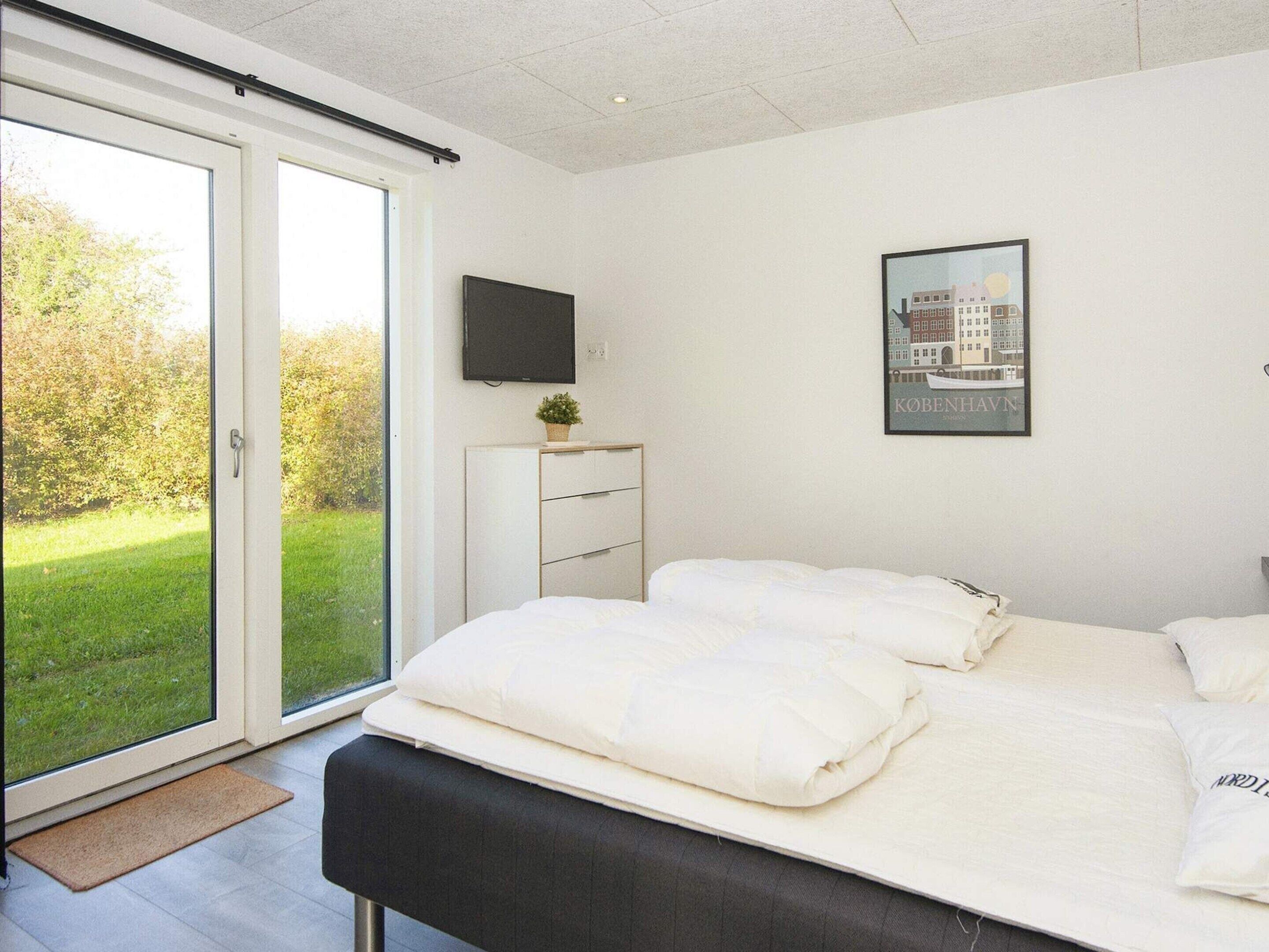 House | 6 bedrooms, individually furnished