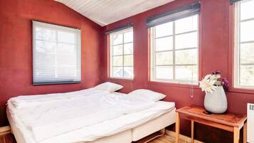 5 bedrooms, individually furnished