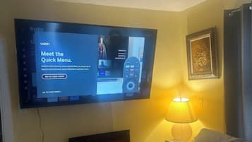 Smart-tv och eldstad