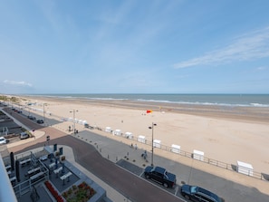 Apartment | View from property - Studio on the 4th Floor With sea View (Middelkerke)
